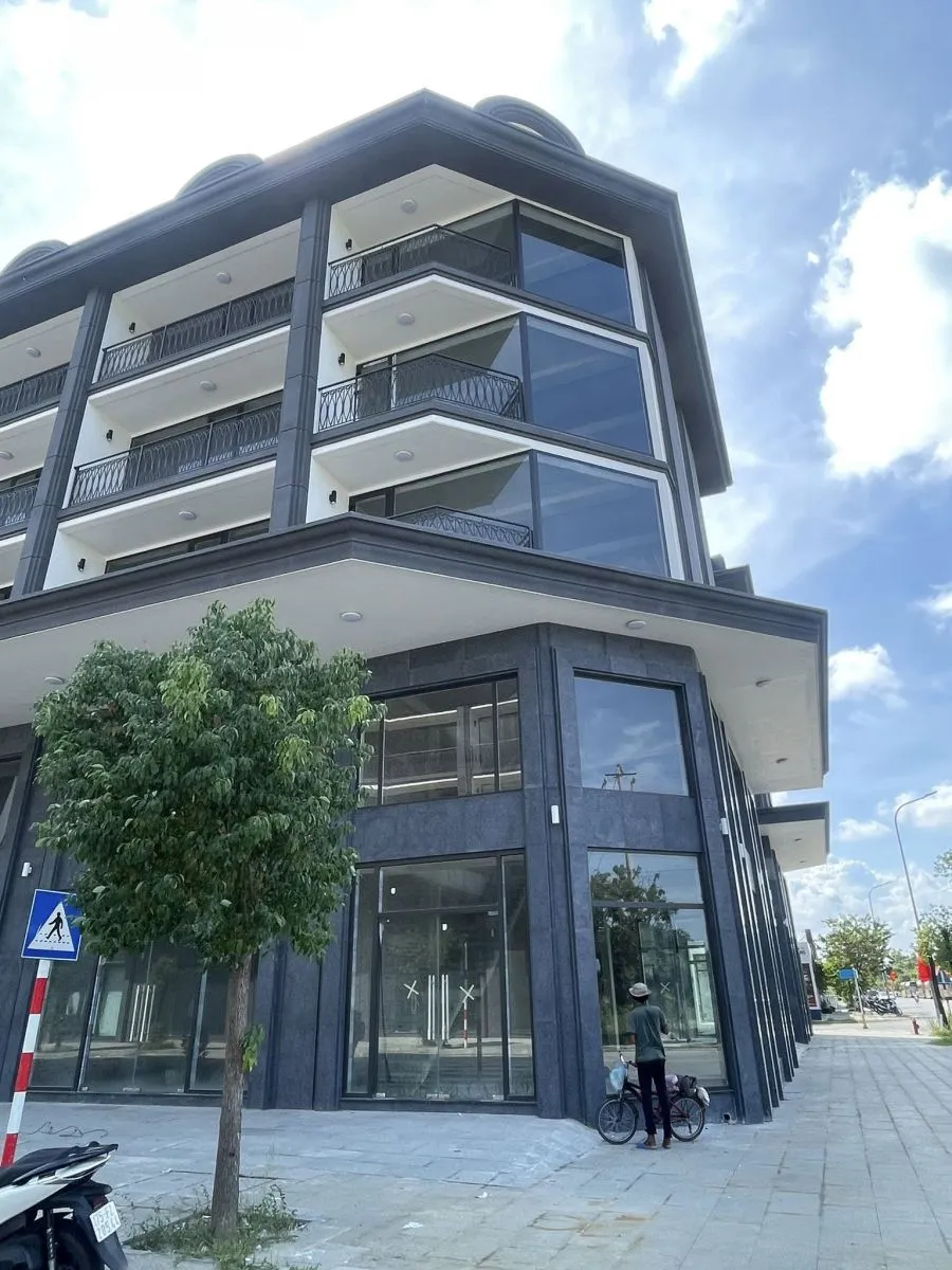 Cho thuê nguyên căn Shophouse An Cựu City - 5 tầng 1 tum - diện tích 102m2 - giá chỉ 20-30tr/tháng