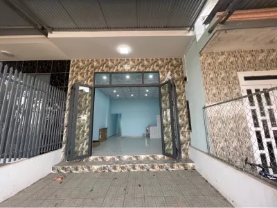 NHÀ CẦN BÁN MẶT TIỀN CẦU THỐNG NHẤT