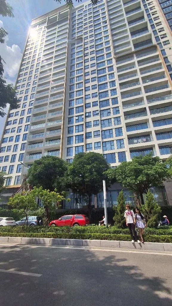 Bán đất tặng nhà 2 tầng mặt phố lạc long quân chỉ 10.8 tỷ