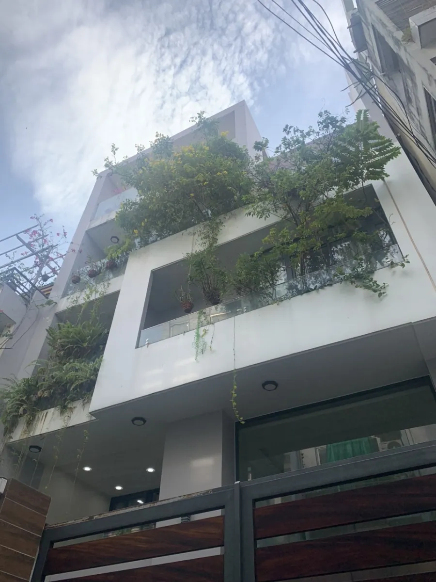 Villa 450m2 cmt8 có hầm xe lô góc siêu đẹp 90 tỷ