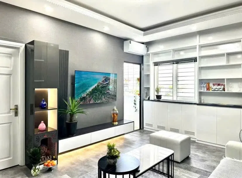 Chợ gò vấp ch hoa hậu trung tâm góc hồ bơi 47m2 - 2 tỷ 12 ,sổ sẵn , ở ngay