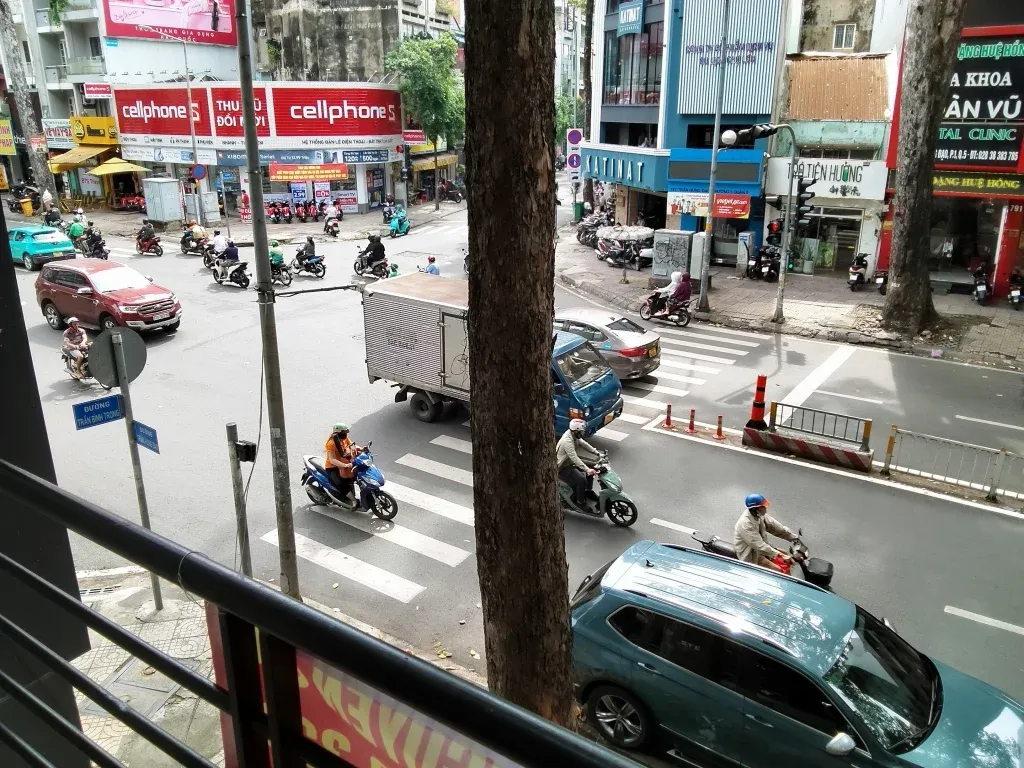 Cho thue nhà chính chủ, nguyên căn, mặt tiền đường trần hưng đạo, p2, q5 (cũ)