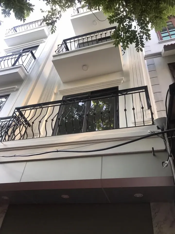 Hiếm có khó tìm bát khối long biên lô góc ô tô tránh 36m2 x 5 tầng giá gần 8 tỷ