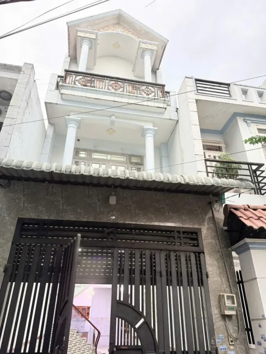 Nhà xinh rất to 1 trệt 2 lầu 4mx16m đường ô tô gần bệnh viện q12