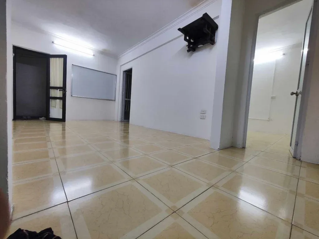 Cho thuê căn hộ tập thể ngọc khánh, ba đình, nhà đẹp 3 mặt thoáng, ô tô đỗ, 6 tr