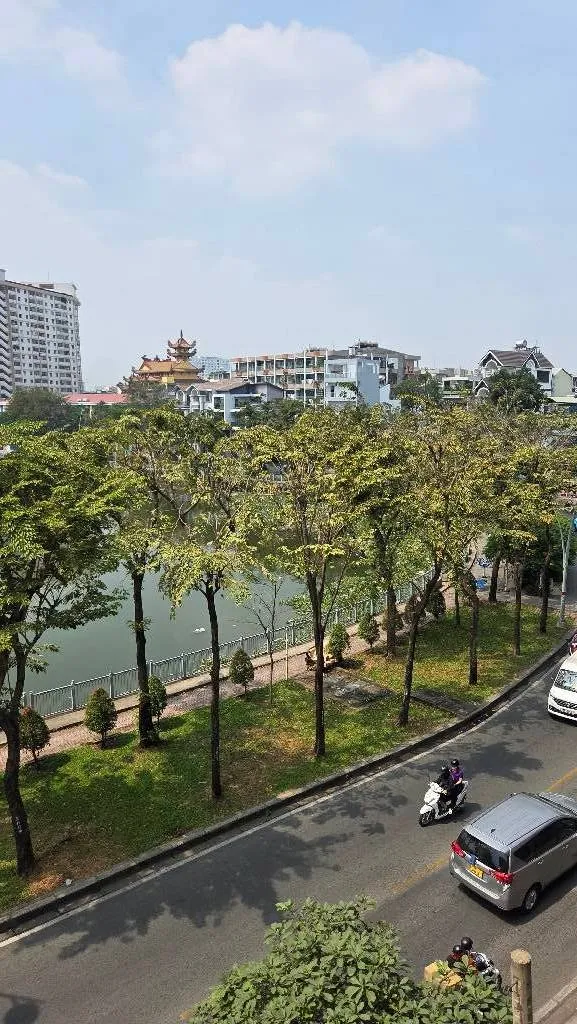 Bán chung cư Đinh Tiên Hoàng, Bình Thạnh, gần Quận 1, thuận tiện di chuyển