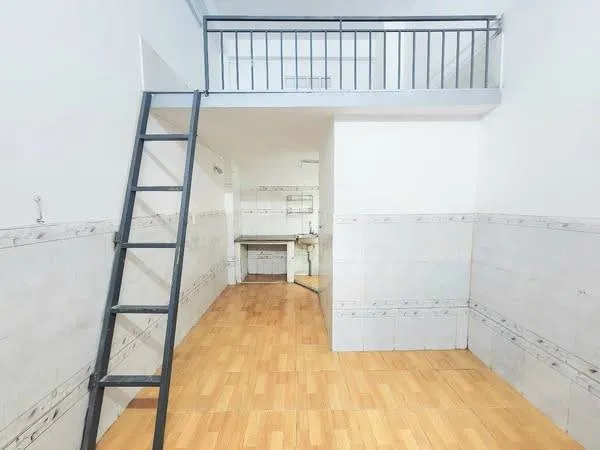 Cho thuê phòng Đoàn Thị Điểm, Dĩ An, gần Cầu Vượt Sóng Thần, giá 2,4 triệu