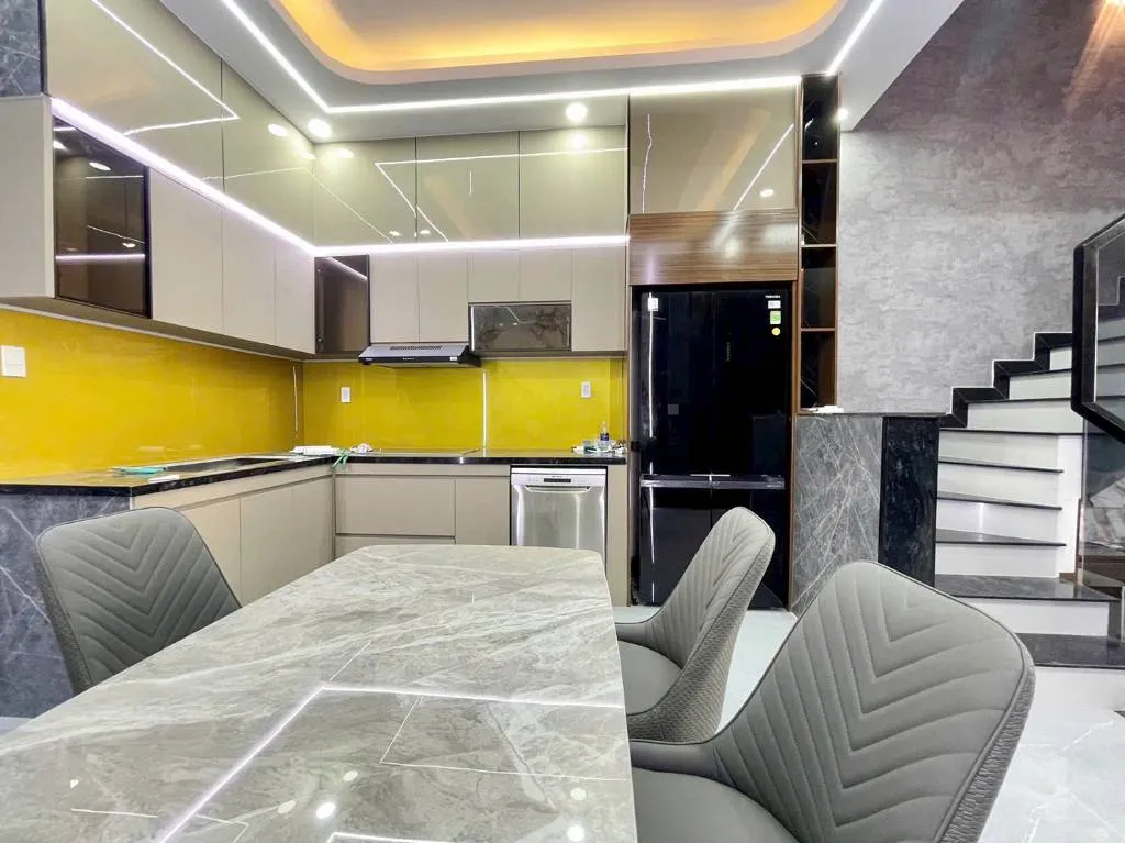 Cho thuê nhà Thuận Giao, Thuận An, Bình Dương, 1 trệt 2 lầu, giảm còn 15tr