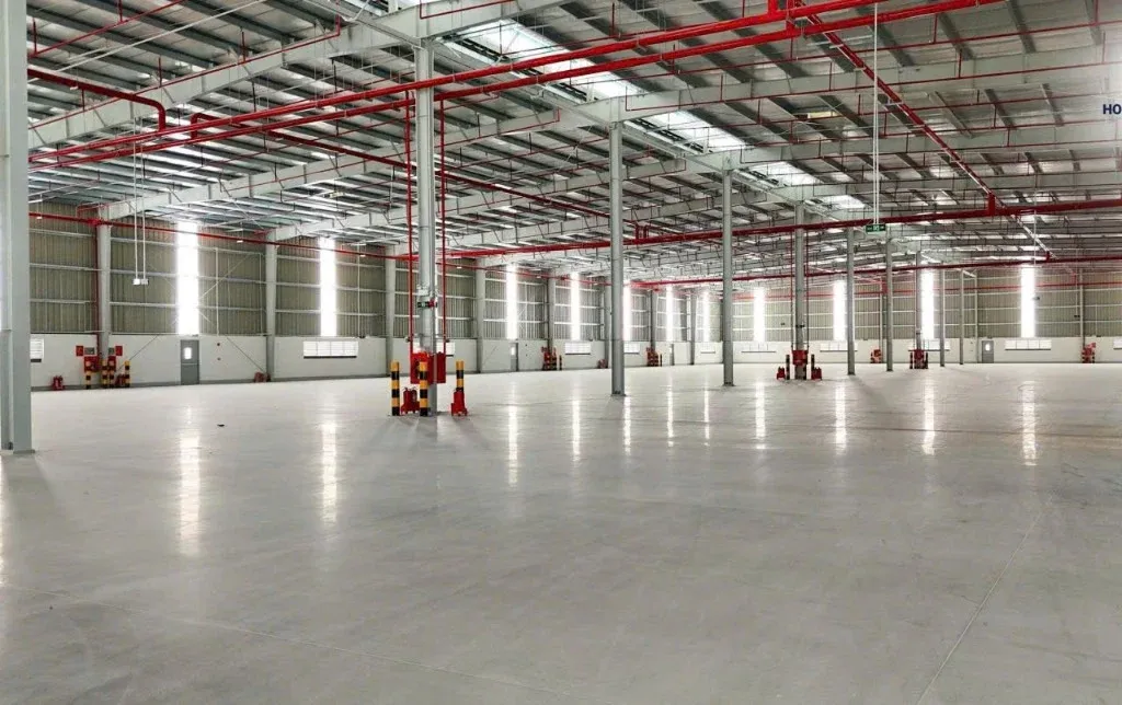 CHO THUÊ NHÀ XƯỞNG TẠI BÌNH THUẬN, GIÁP RANH ĐỒNG NAI, MỚI XÂY DỰNG, ĐA DẠNG TỪ 3000M2