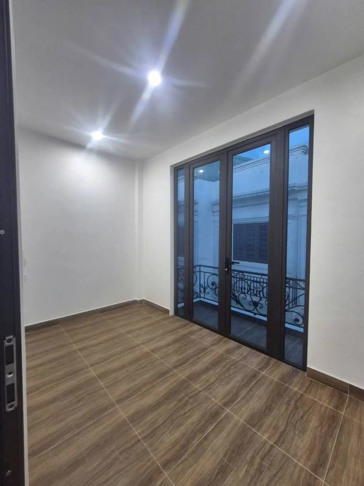 Bán nhà 3 tầng Cam Lộ, Hồng Bàng Hải Phòng, ngõ ô tô hướng Đông Nam, chỉ 2,9 tỷ